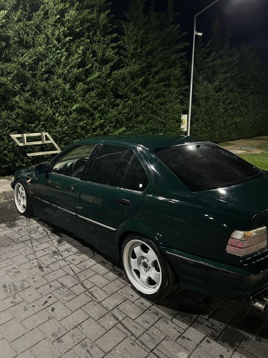 Bmw e36    1700€ urgent