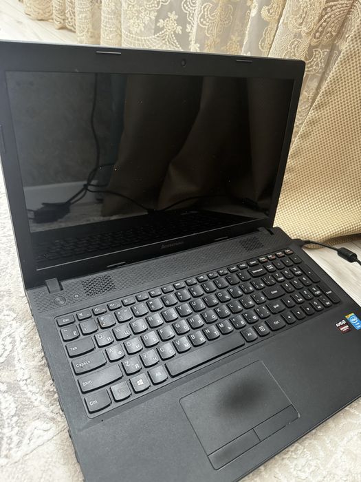 Ноутбук Lenovo в хорошем состоянии