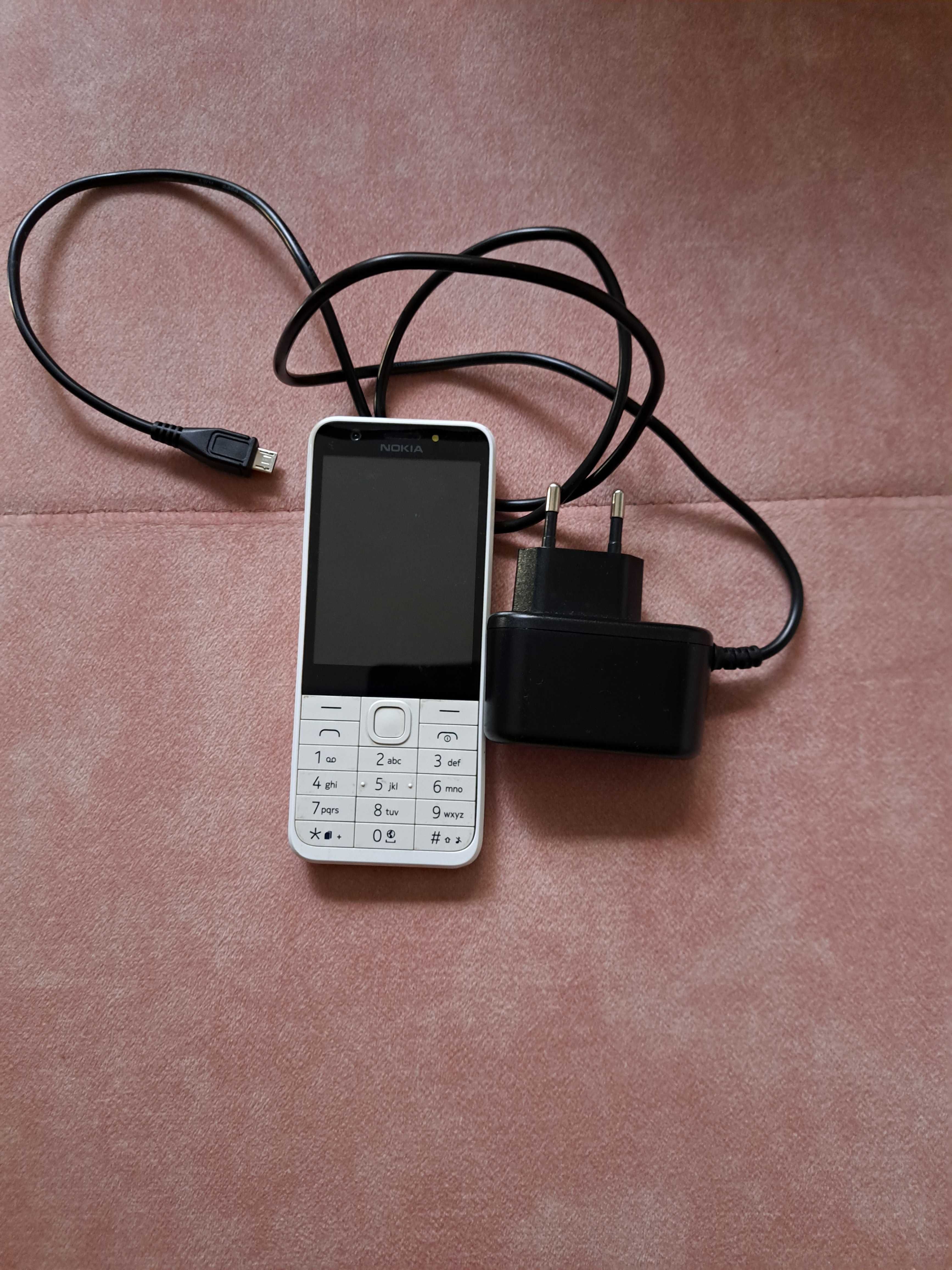 Gsm Nokia почти нов  77лв с две Сим карти