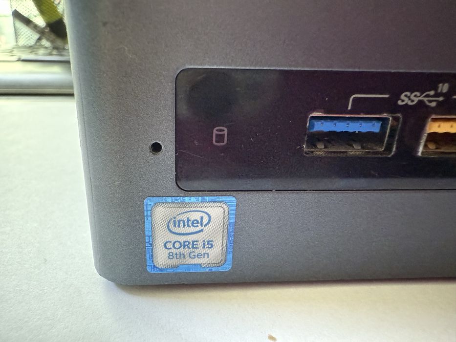 Мини компютър BOXNUC8i5BELS1
