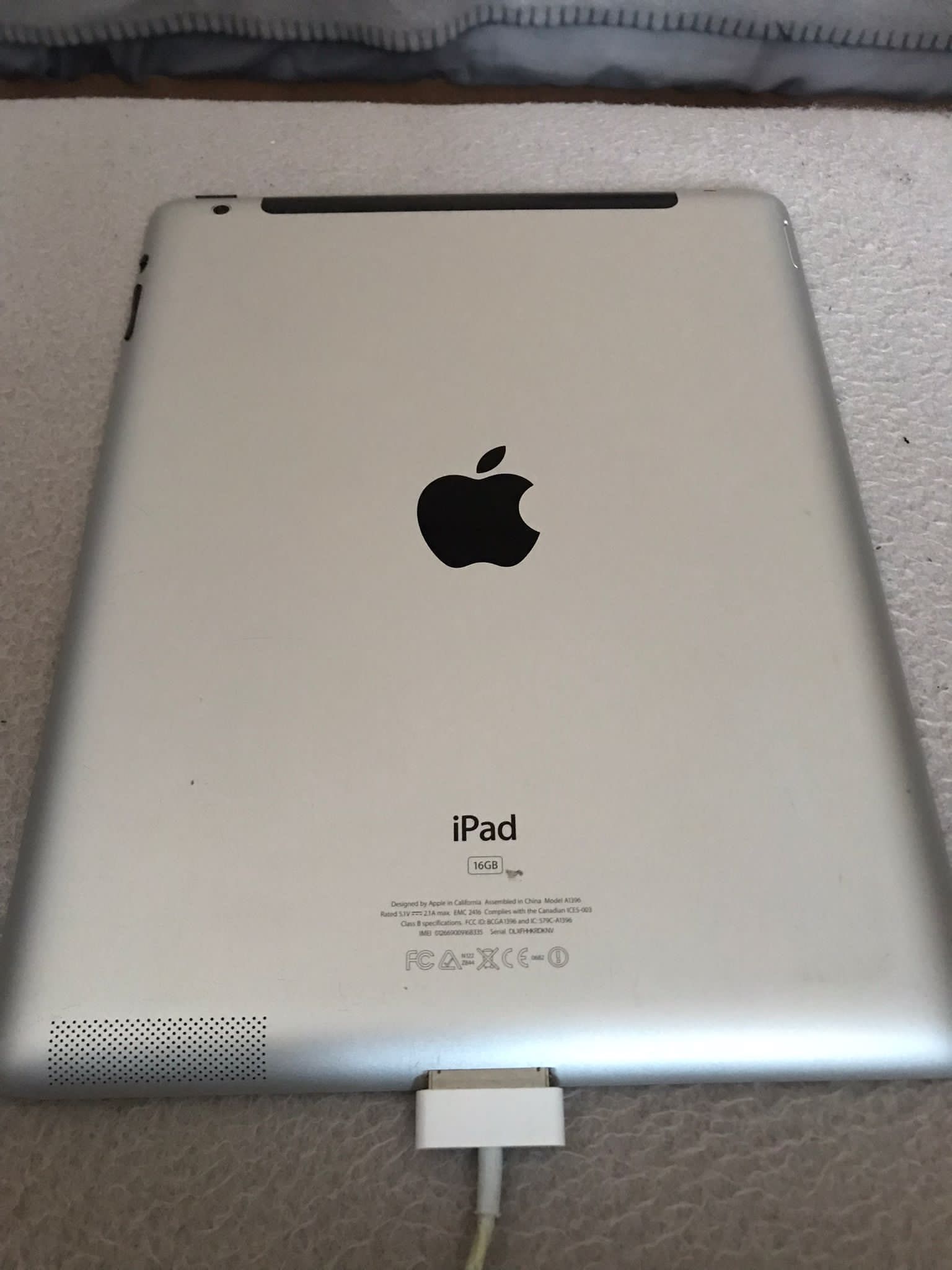 Таблет Apple iPad 2 Wi-Fi+3G 16Gb