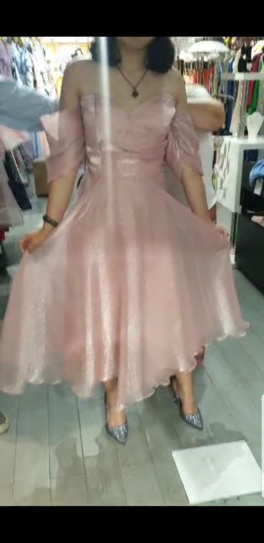 Платье нежное вечернее розовое из органзы