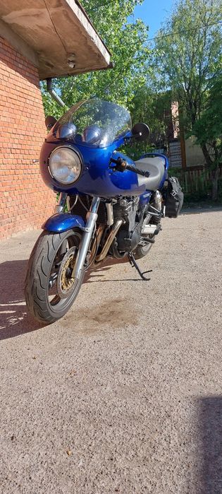 Suzuki GSX 750 Inazuma Cafe racer