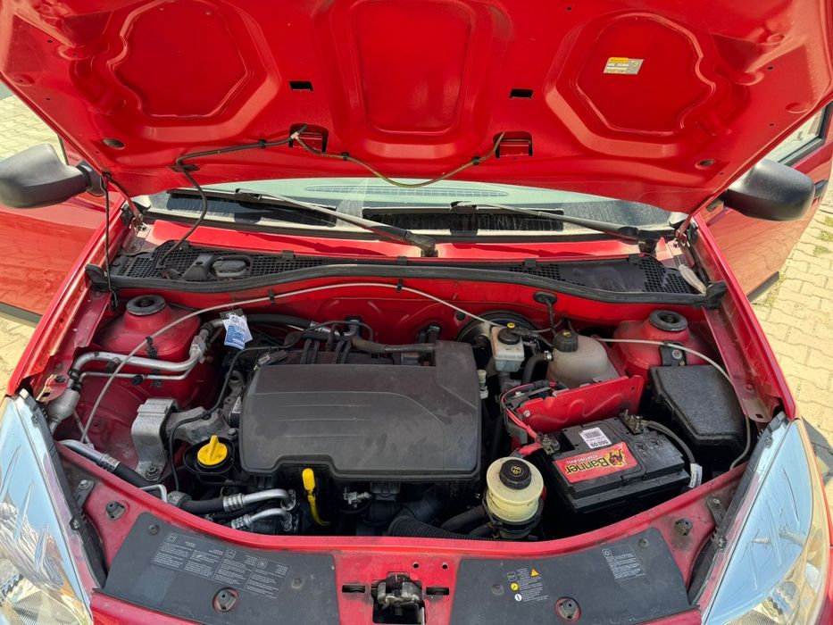 Vând Dacia Sandero 1.2  2009