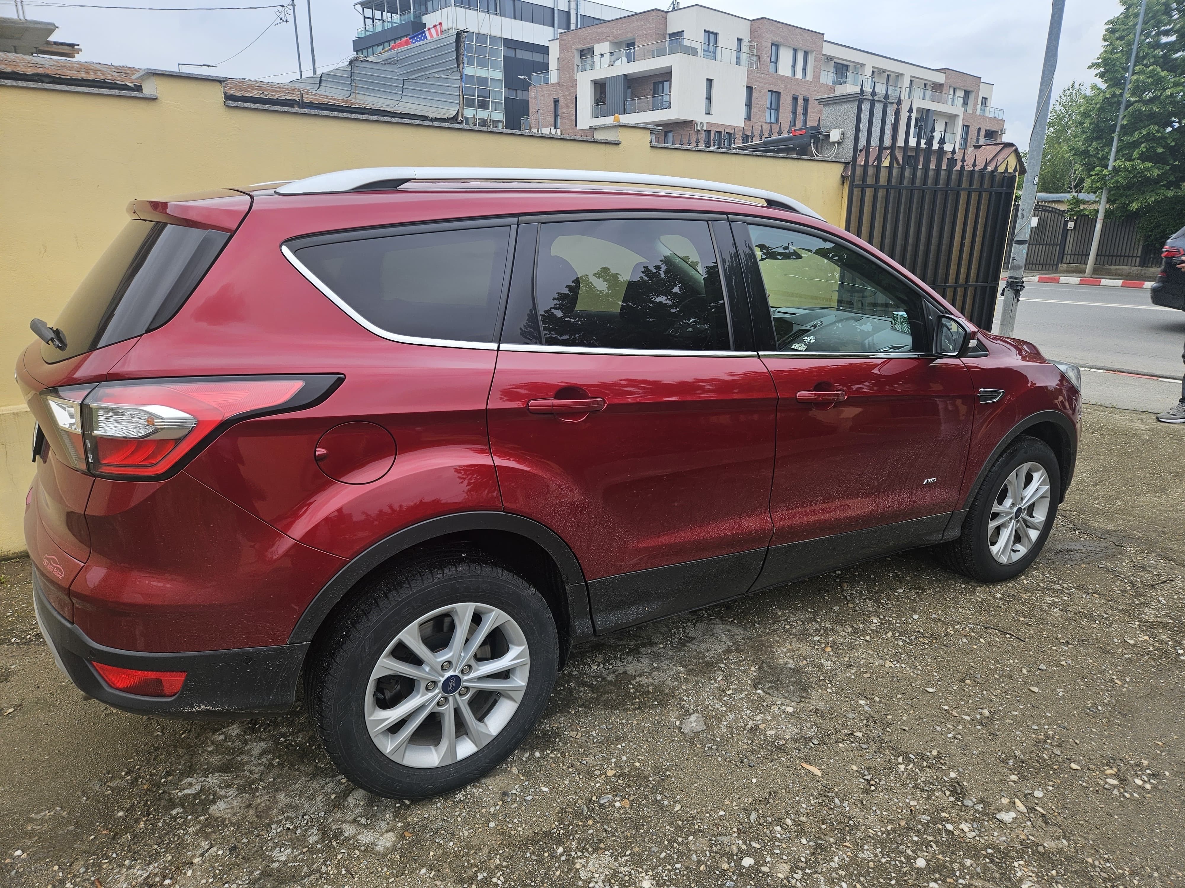 Vând Ford Kuga 2019
