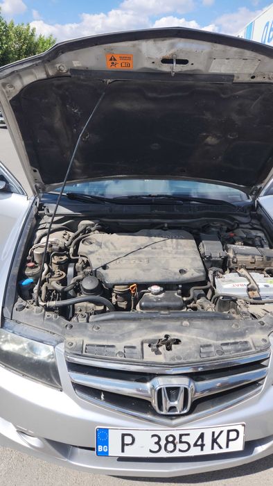 Продавам Хонда Акорд