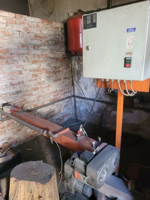 Dispozitiv de alimentare tip melc