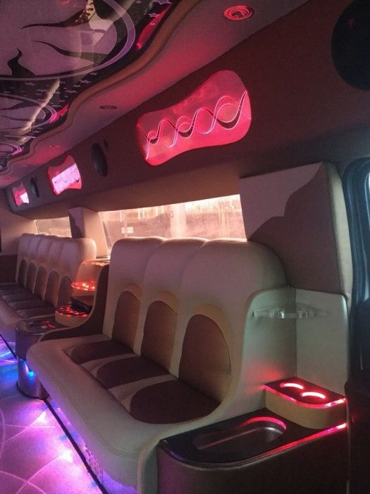 Limuzina de inchiriat Hummer H2 H3 / inchiriere limuzine nunta