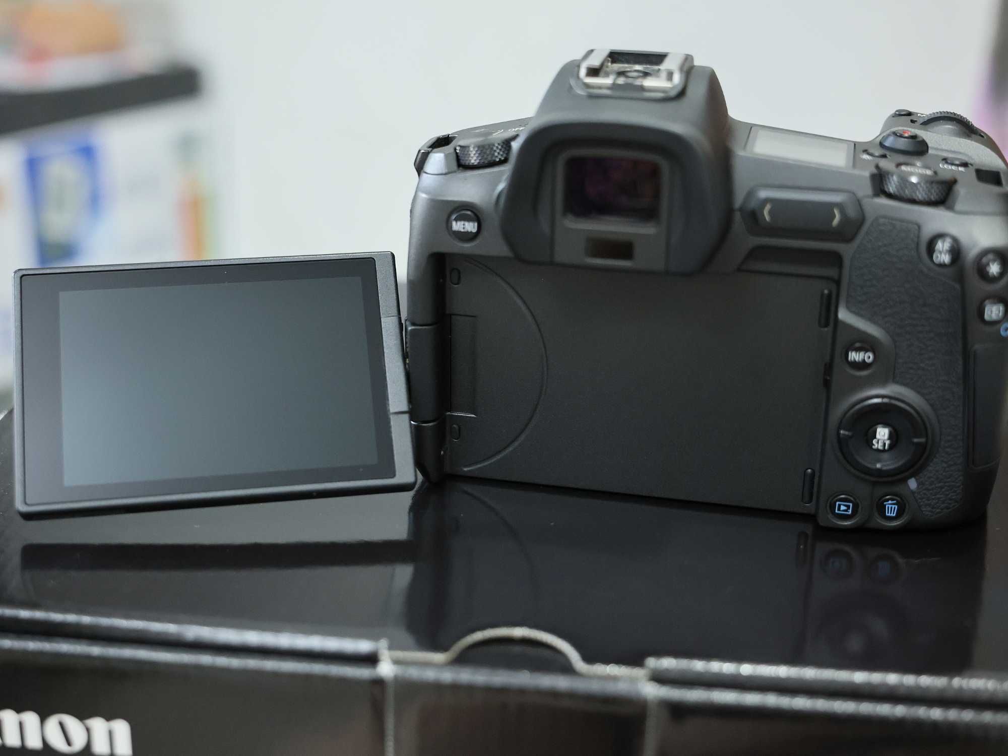 Беззеркальная камера Canon EOS R + RF 24-105mm f/4-7.1 IS STM