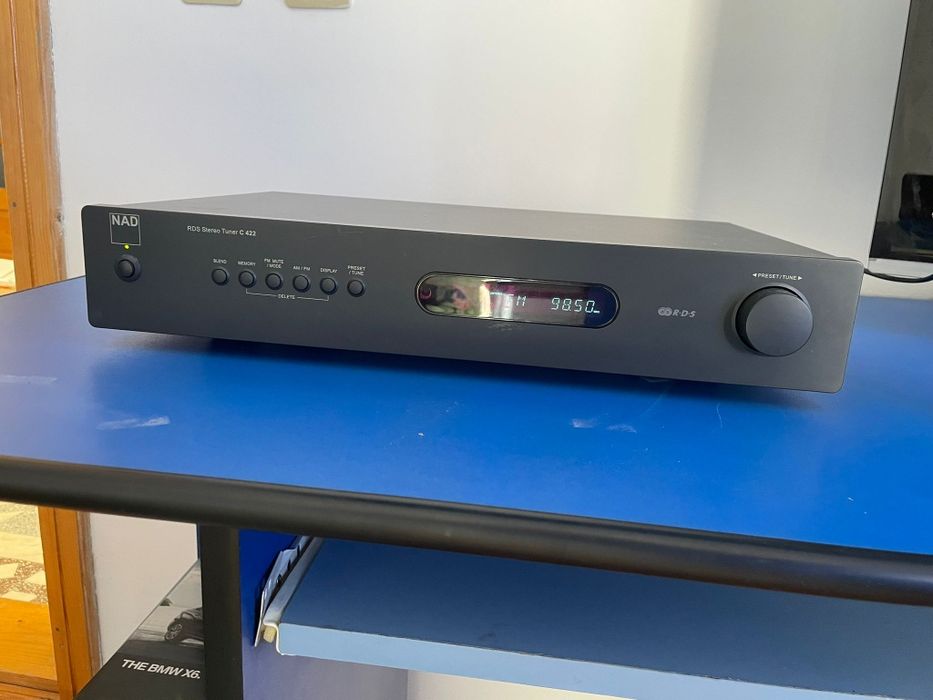 Tuner NAD C 422 .
