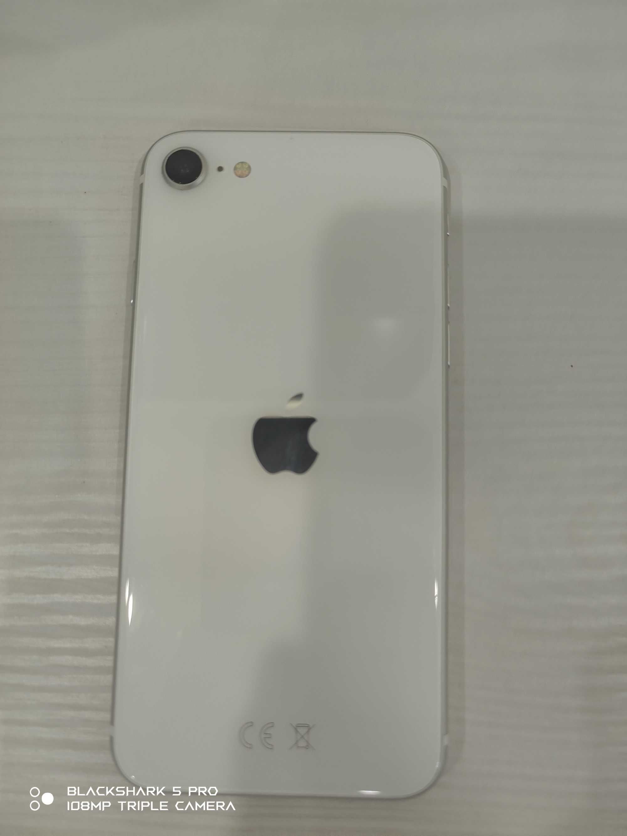 Продам iPhone SE 2 поколения