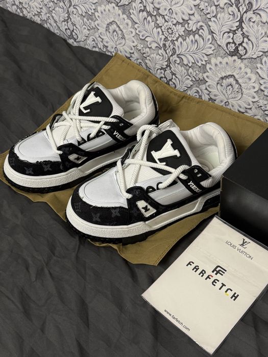 Adidasi Louis Vuitton