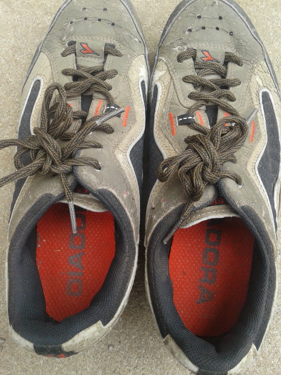 Încălțăminte Diadora de escaladă,,de urcat pe munte,preț 50 lei!