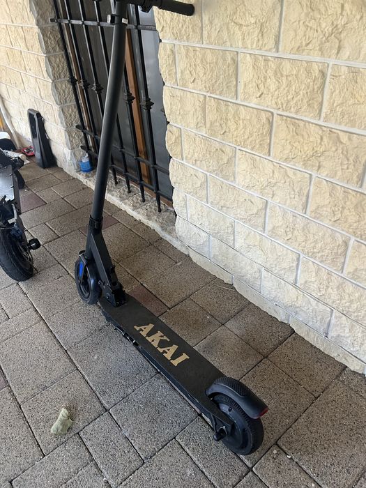 Trotineta electrica akai