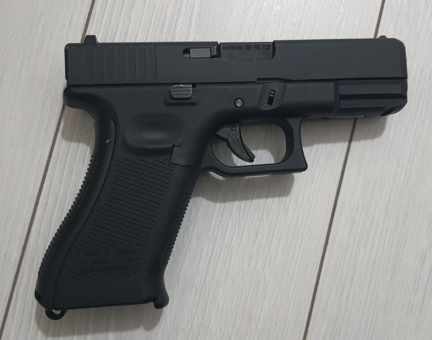 Glock 19 x gen 5, green gas, blowback