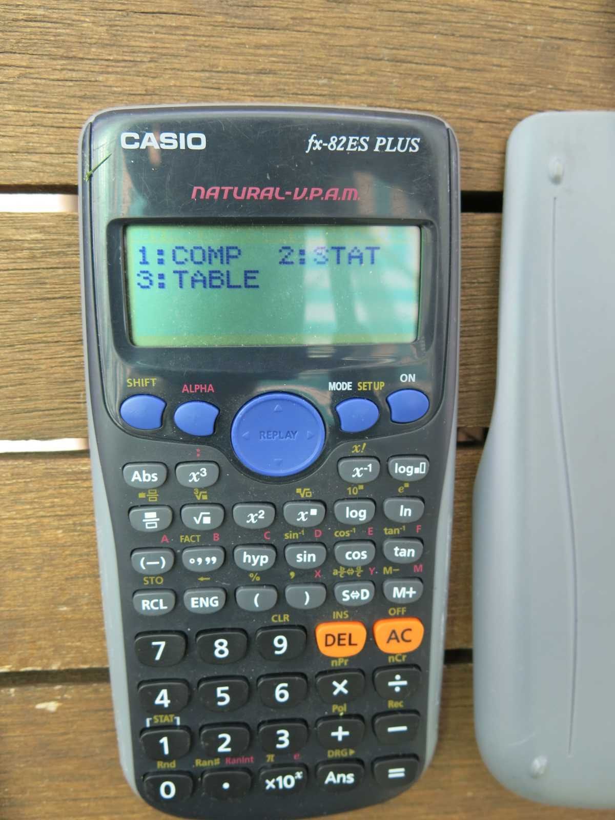 Научен калкулатор CASIO FX-82EX