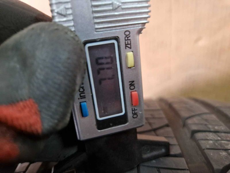 2 Pirelli R18 235/50
всесезонни гуми DOT3719