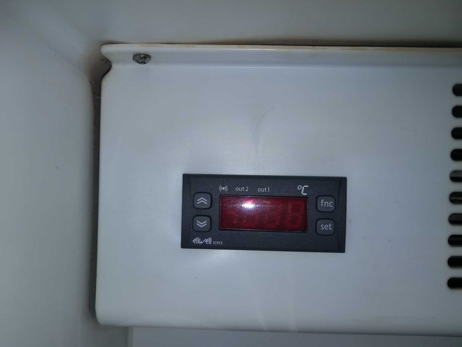 продам холодильник 2м*60см*60см