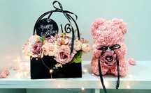 Комплект мече от рози с луксозна чанта Happy Birthday + цифра