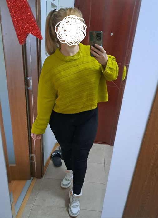 Pulover crop top oversized