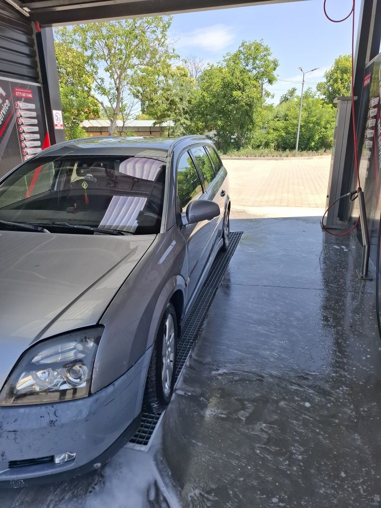 Opel vectra c caravan 1.9 diesel.