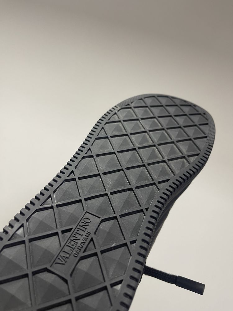 Valentino Garavani One Stud Black