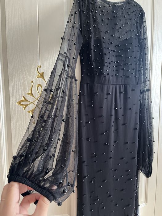 Вечерный көйлек, түсі қара тастарымен размер 42-44, 1-2 рет киілген.