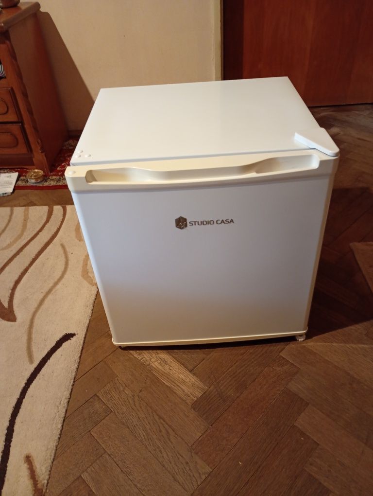 Vand frigider mini bar