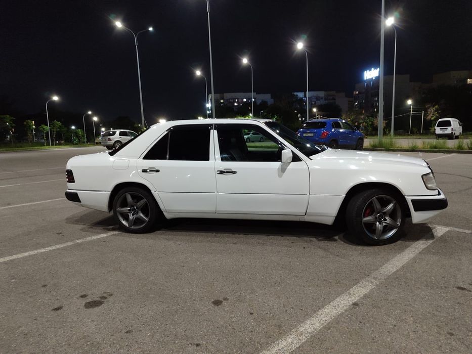 Продам Мерседес 124