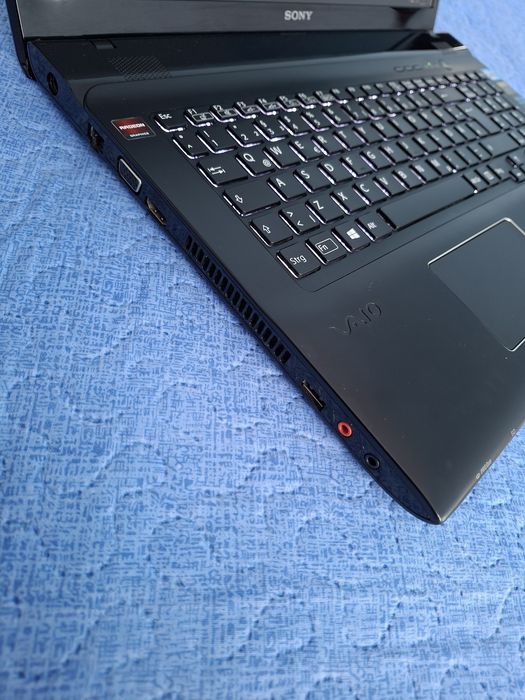 Laptop Sony Vaio / 17.3'' Fhd / Cpu i7 / Amd Radeon 2Gb
