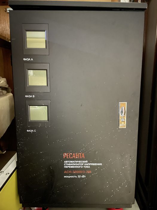 Трехфазный стабилизатор Ресанта 30000
