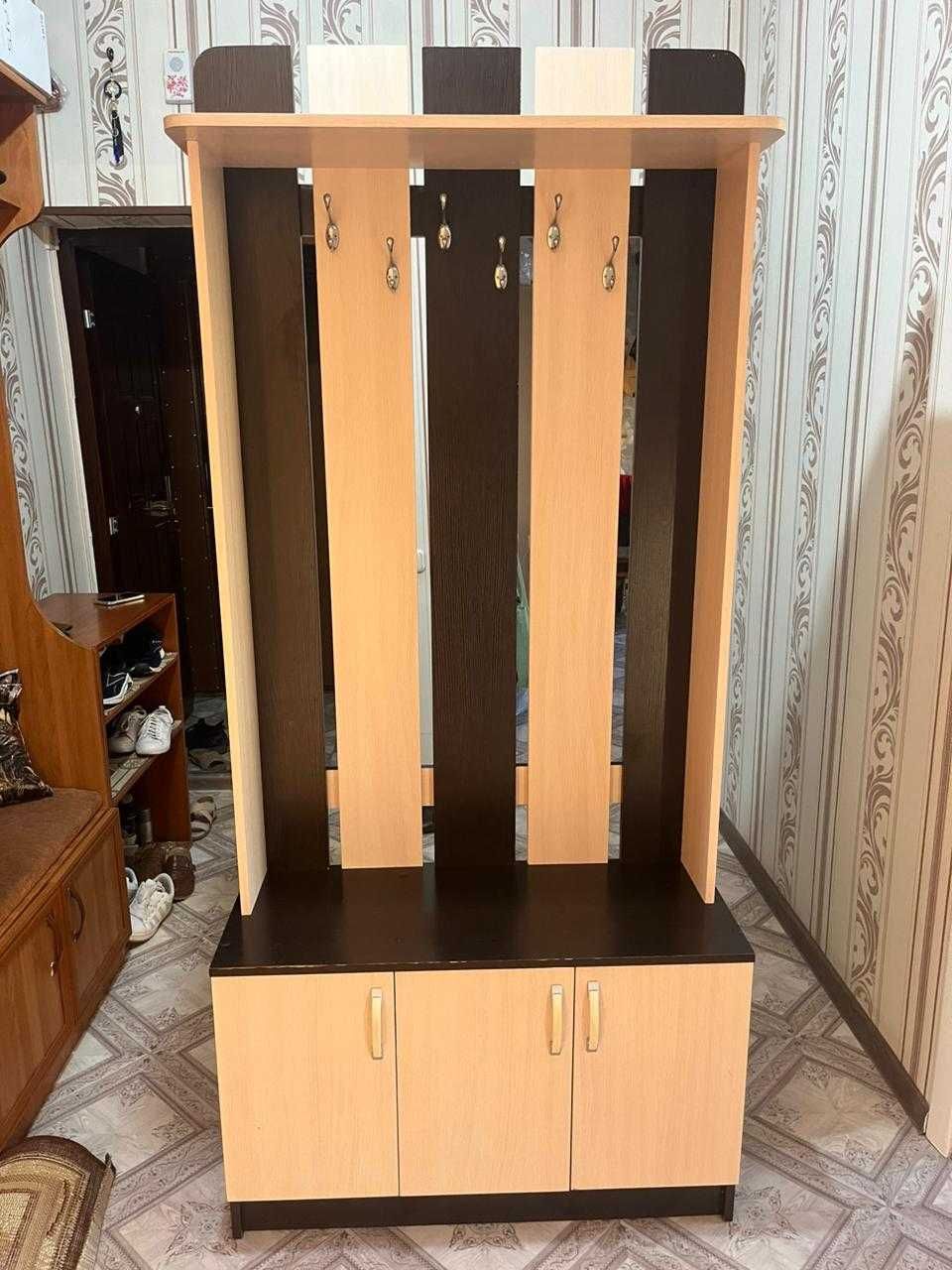 Продаётся б/у прихожая