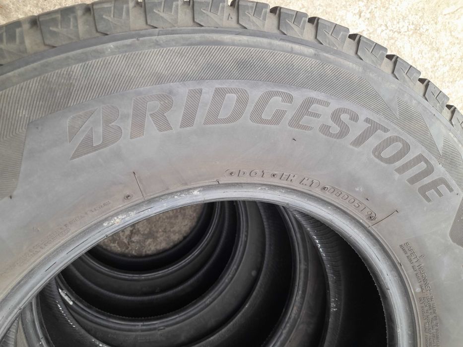 Продава четири гуми 245 70 16 цола,за джип,Bridgestone,ДОТ2019 г.