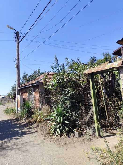 Продавам къща в гр. Айтос