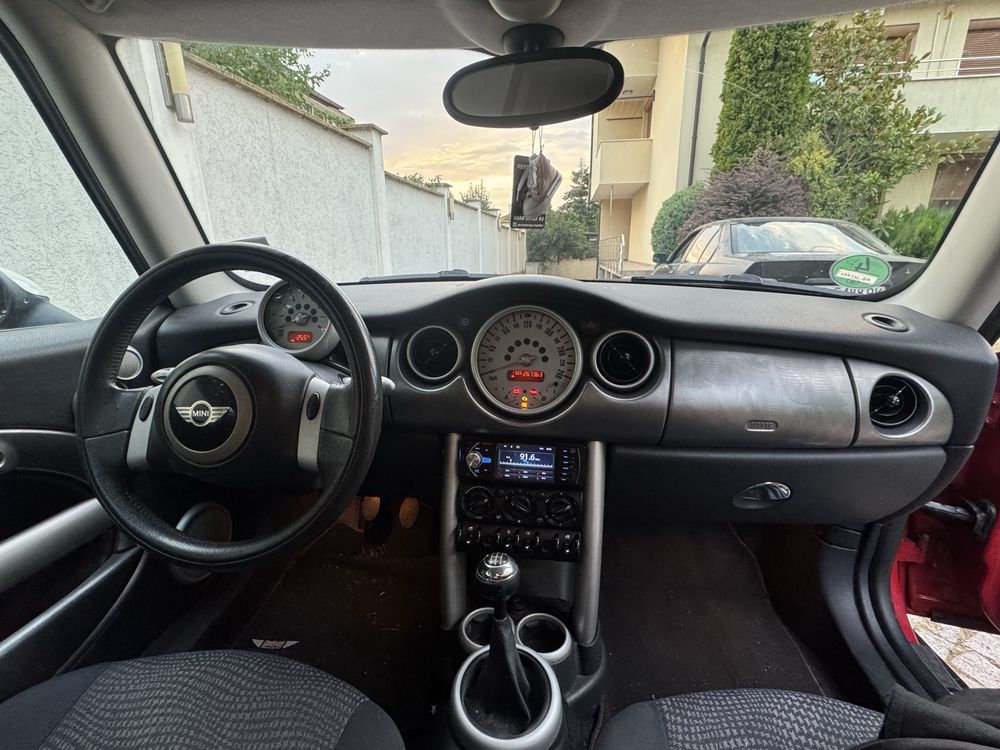 Mini Cooper 1.6i 116к.с
