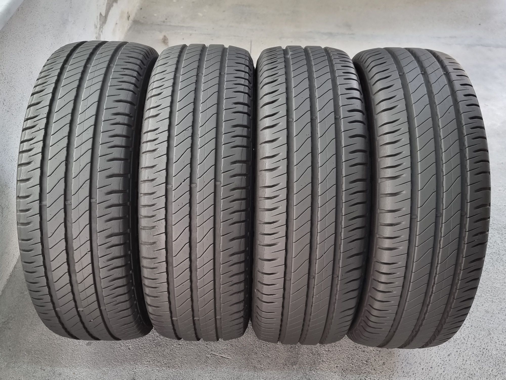 "Dot 22" 215/65/16 C Michelin 4Броя: 420лв 8мм