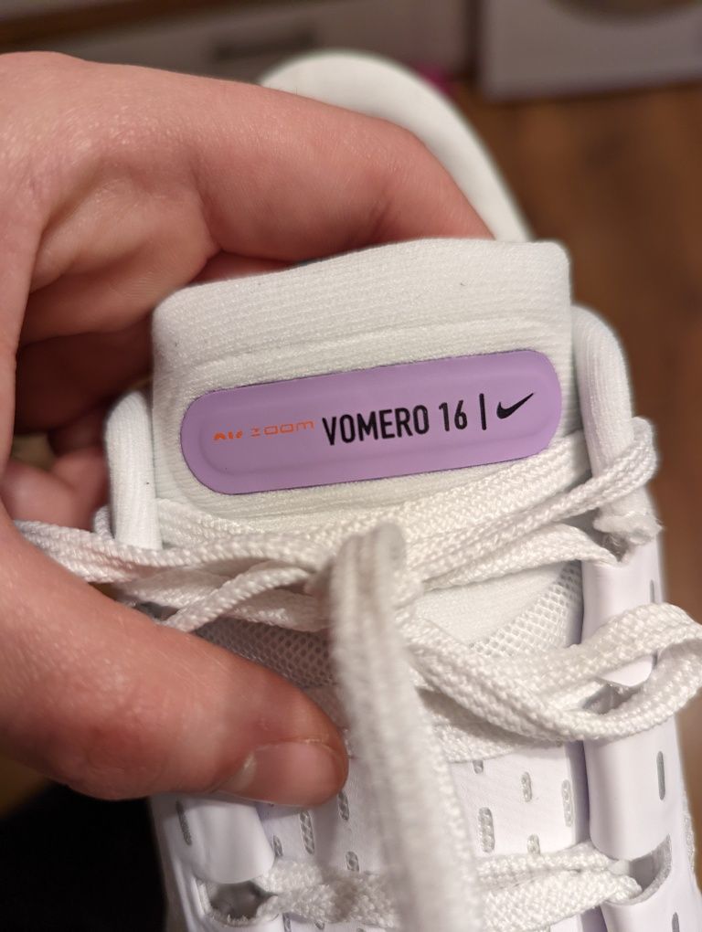 Nike Vomero 16 за бегачи