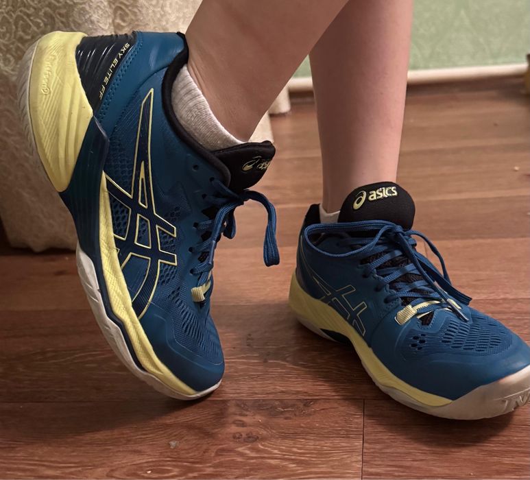 Продам Asics не дорого