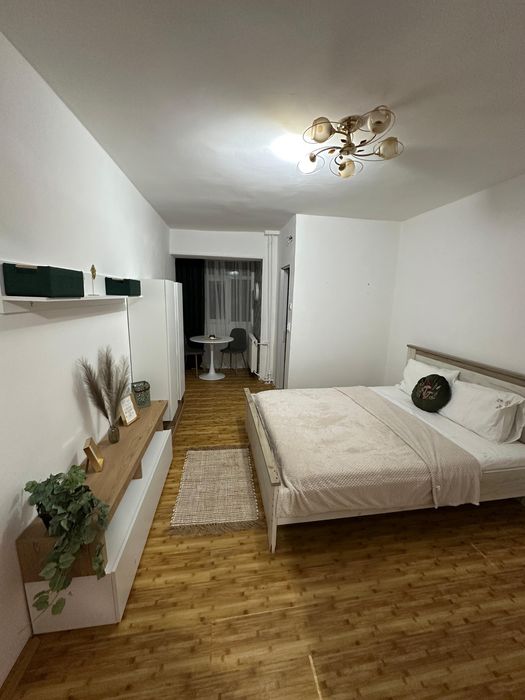 Vand gardoniera in drobeta, 27 m2, etj 1 la popieri. Recent renovata