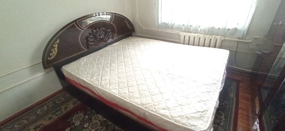 Кровать двуспальная от "Liza" (Италия) без матраса