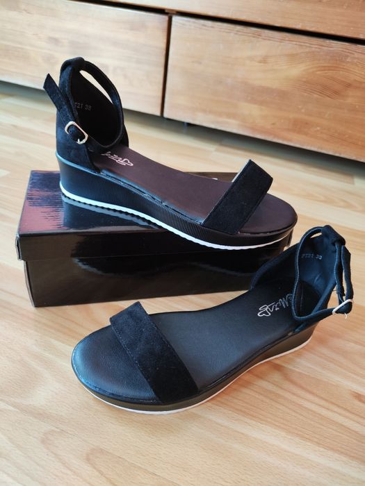 Дамски сандали 38