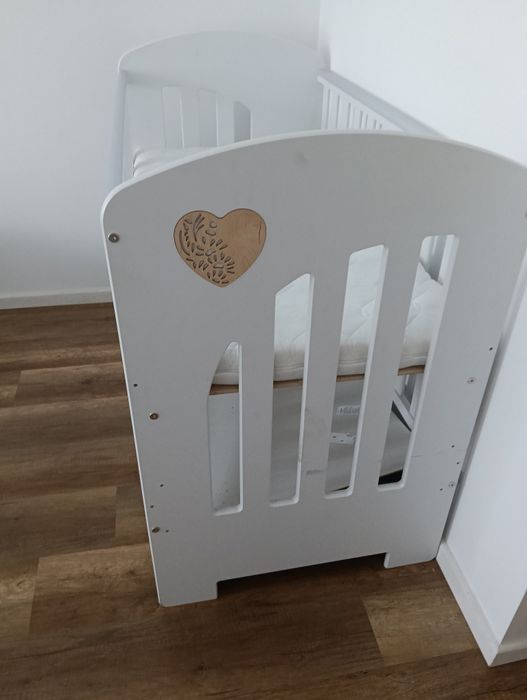 Pătuț bebe de lemn