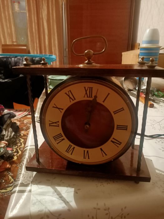 Продам часы на запчасти