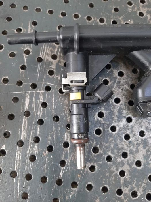 injector  8f02 1.4 b citroen c3 picasso peugeot 208  752817680-07