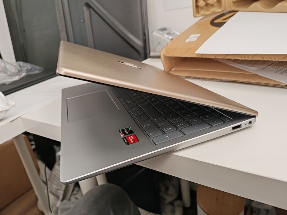 Laptop HP 15-FC0023NQ auriu la cutie FULL BOX cu factură cod 1087