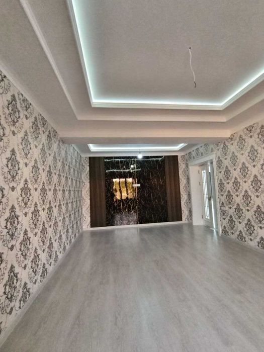 Уч кахрамон  Постидан 4 км. Участка сотилади. 2,5 сотик 8 хона.