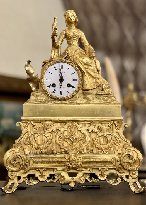 Ceas vechi in stil Baroc din bronz dore