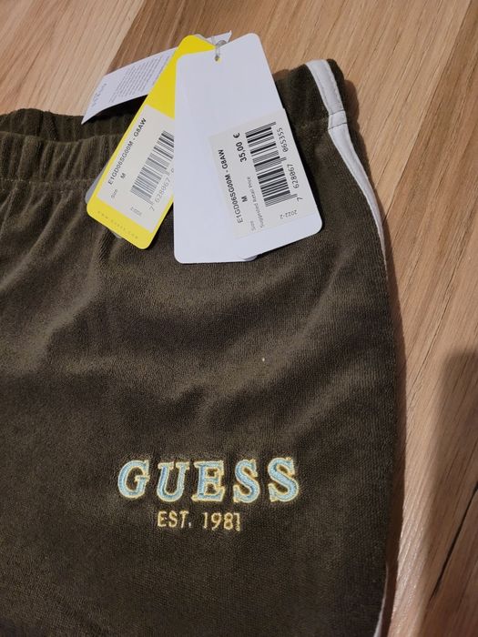 Pantaloni scurti Guess