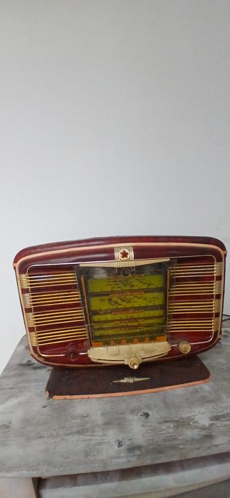 Vand radio vechi steaua rosie an 1954