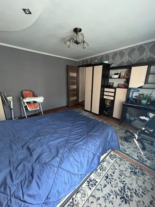 Продам спальный гарнитур